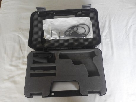 Buenas a todos, vendo (no interesa cambio) pistola S & W MP 9 Guiada en A. Tiene escasamente 100 disparos 02