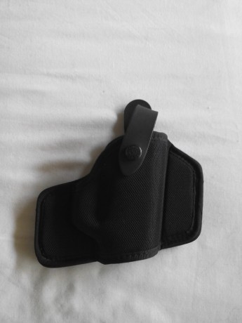 Buenas a todos, vendo (no interesa cambio) pistola S & W MP 9 Guiada en A. Tiene escasamente 100 disparos 32