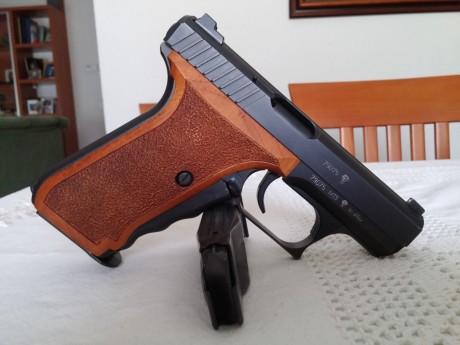  Vendo  HK P7M13  calibre 9 mm Parabellum. Cañón fijo poligonal de excelente precisión.

El arma se encuentra 20