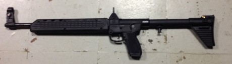 Buenas. Un amigo me ha dejado para vender una carabina Kel-Tec del 9Pb.

La carabina es plegable y totalmente 00