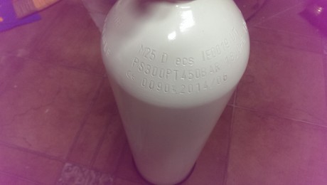 Se vende scuba  de 300 bares de 12 litros con culote y agarre está comprada este año .
Se puede recoger 01