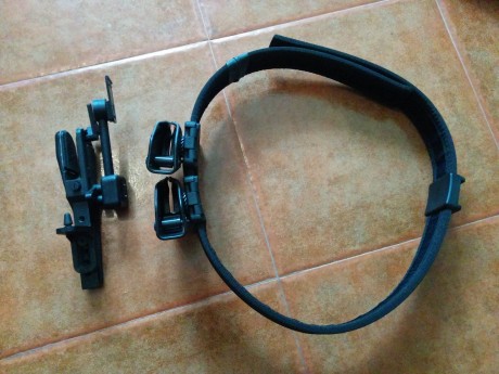 Vendo cz 75 b. Punto de mira rojo. 3 cargadores. Cinturón con funda extraccion rapida y dos portacargadores. 00