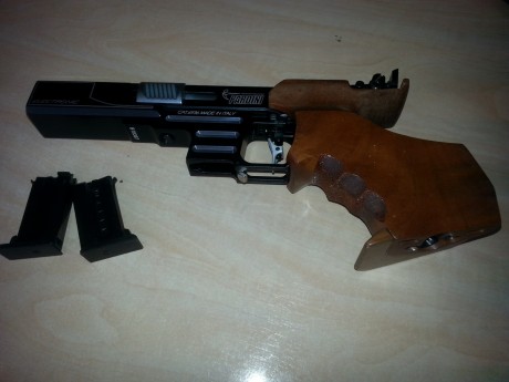 Vendo pistola  PARDINI  SP  calibre 22, en perfecto estado, la pistola era electrónica, pero la pasé a 11