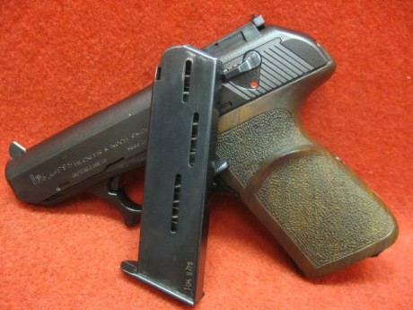 Buenas tardes:
Un amigo se desprendo de su HK p9s, calibre 9mm PB. El estado es superlativo, viene con 10
