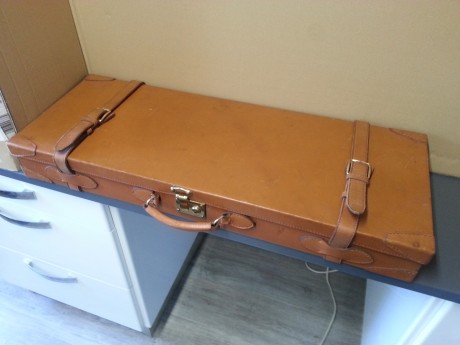 Vendo estuche para escopeta con 3 juegos de cañones, precio 450 euros 01