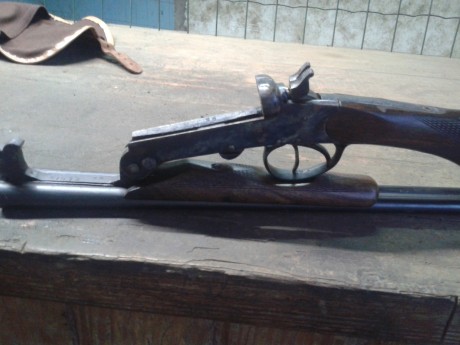 Hola.
Un amigo me ha dicho que le ponga en venta esta paralela (yuxtapuesta) del calibre 410. Marca KL 02