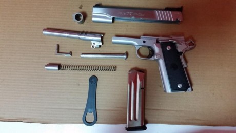 Hola a tod@s Vendo Para ordnance P18.9 de 5'' en acero inoxidable. La pistola va perfecta y esta impecable 02