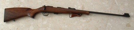 Urge vender rifle CESKA ZBROJOVKA. Muy buen estado. Calibre 22. 200 euros. 
250 euros con visor (doy preferencia 02
