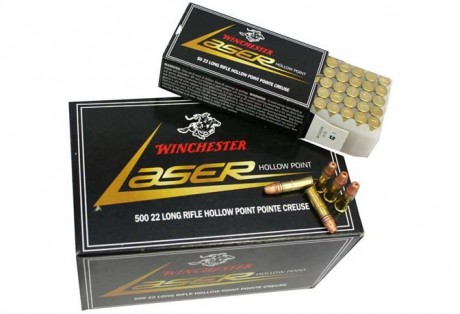 Me acabo de comprar una carabina del .22 LR fuerte, de oferta, nueva, con cuatro cargadores, semiautomática, 42