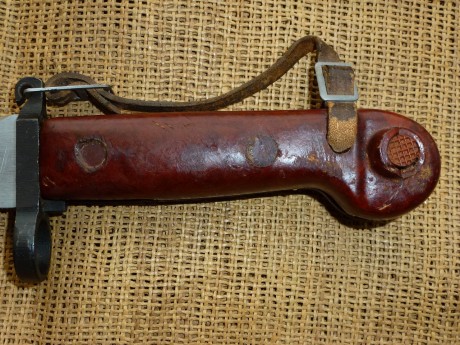 Hola.
Vendo bayoneta rumana del fusil AKM tipo II traida de Croacia. Estas bayonetas fueron compradas 11