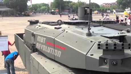 El Revolution MBT es un paquete de actualización modular para los Leopard 2A4. Fue desarrollado por Rheinmetall. 61
