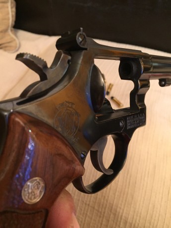 hola vendo este maravilloso revolver Smith & Wesson K14 38 special, excelente por su precision y su 21