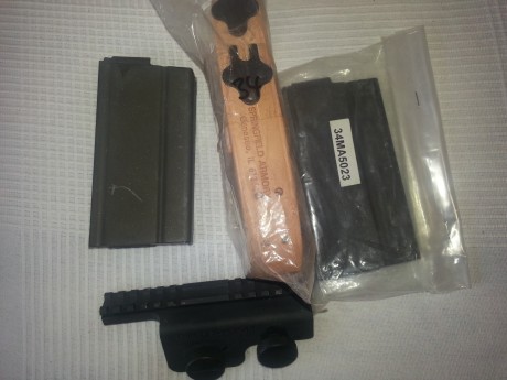 vendo Springfield Armory M1A 307 en perfecto estado,y con los extras que se ven
el precio 1800+portes 20