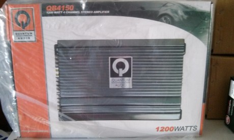 Hola,
Tras haber comprado este equipo de sonido para bandeja trasera, me deshago del coche  
esta nuevo 12