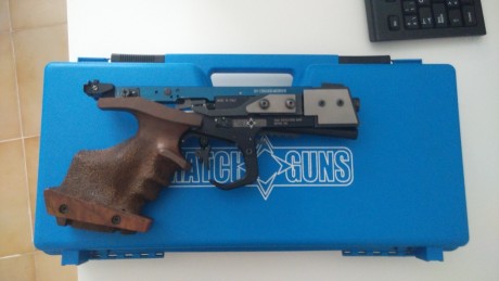 Hola a todos los foreros,pongo a la venta esta machtguns mg4 calibre .32 (mecanica)con cacha M ,la cual 02