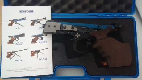 Hola a todos los foreros,pongo a la venta esta machtguns mg4 calibre .32 (mecanica)con cacha M ,la cual 12