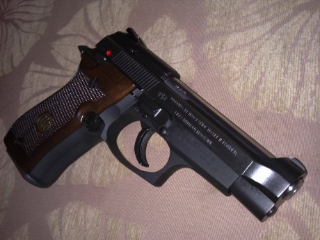   Hola Chic@s!

Pongo en venta mi Beretta 81FS IMPECABLE del 7.65mm/.32ACP, guiada "F", en Madrid. 01