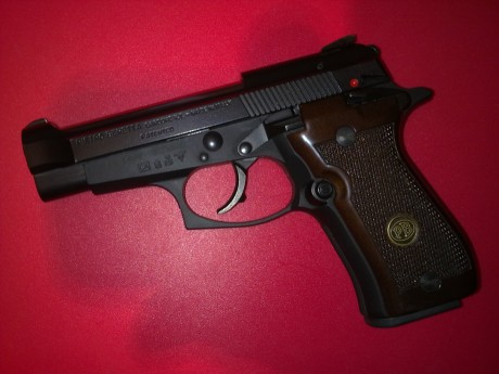   Hola Chic@s!

Pongo en venta mi Beretta 81FS IMPECABLE del 7.65mm/.32ACP, guiada "F", en Madrid. 10