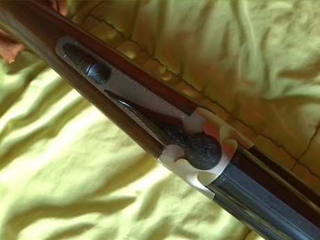 Pongo a la venta superpuesta Lanber 2085-.Un solo disparador,calibre 12/70 con expulsores automáticos 10