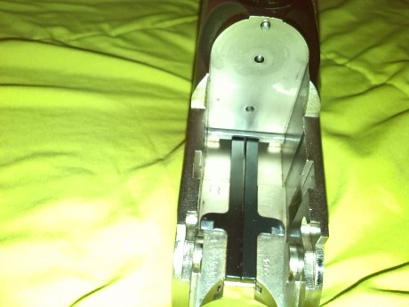 Pongo a la venta superpuesta Lanber 2085-.Un solo disparador,calibre 12/70 con expulsores automáticos 21