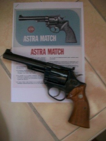 En Madrid, vendo revolver Astra Match, simple acción, presión disparador ajustable, alza regulable, 6", 01