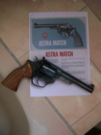En Madrid, vendo revolver Astra Match, simple acción, presión disparador ajustable, alza regulable, 6", 00