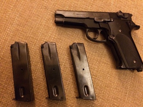 ULTIMA REBAJA
SI NO SE VENDE VA A LA CHATARRA
Se vende pistola Smith&Wesson modelo 59 (15 disparos 02