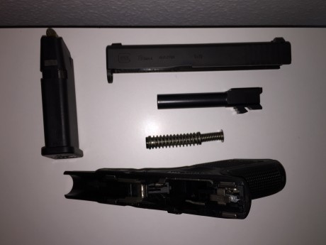 Buenas tardes! Informo para interesados: VENDO GLOCK 19 GEN 4 
Año y medio de antigüedad, menos de 90 00