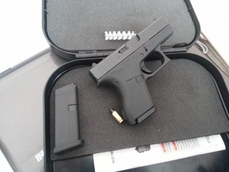 Hola vendo mi GLOCK42.El arma esta guiada con licencia tipo A y se encuentra en Madrid,añado una funda 01