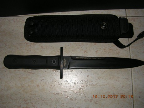 hola me gustaría que me aconsejeís un cuchillo de combate bueno y asequible, me interesa el sog seal team 80