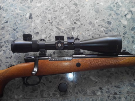 Vendo  un rifle Voere (mod. 2165), calibre 30, 06, cañón de 60cm. , monturas Warne Máxima desmontables, 00