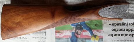 Buenas,  me han regalado una escopeta paralela que está bastante bien de maderas pero tiene una pequeña 160