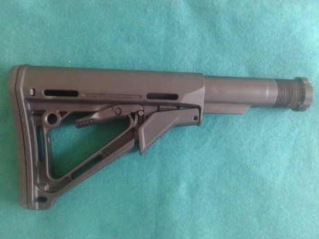    Vendo este guardamos para AR15:

Guardamanos UTG PRO para AR15 medida rifle (no M4), comprado, montado 12