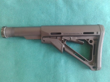    Vendo este guardamos para AR15:

Guardamanos UTG PRO para AR15 medida rifle (no M4), comprado, montado 11