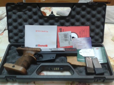 Hola a todos:

Un compañero del club pone a la venta esta Benelli MP 90 del 32WC, es de diciembre de 2014, 01