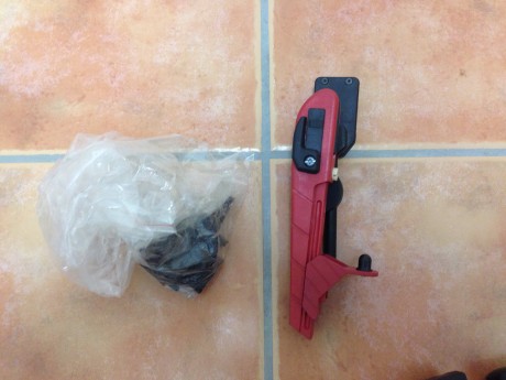 Cinturón cabrero de cuero en muy buen estado casi nuevo
Y funda de extracción rápida sin estrenar 02