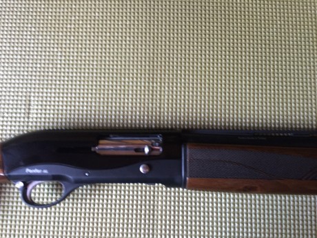 Escopeta Pardus Mod. AL 
semiautomática, con sistema 2 pistons  Cal. 12-71 cm de cañon, culata de madera.
El 12