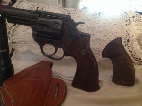 Cambio carabina Unique semiautomática calibre .22 lr  por arma corta guiable en F que no sea en calibre 60