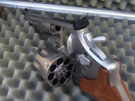Con mucha pena vendo esta maravillosa joya que es mi hace poco adquirido revólver Smith & Wesson 627, 02