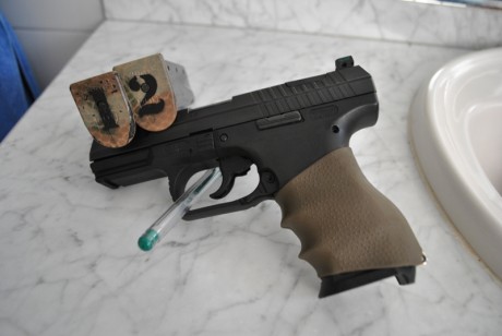 Vendo esta impecable Walther P99 en 9 mm:
- Maletin y contenido original (3 lomos intercambiables, 2 cargadores 120
