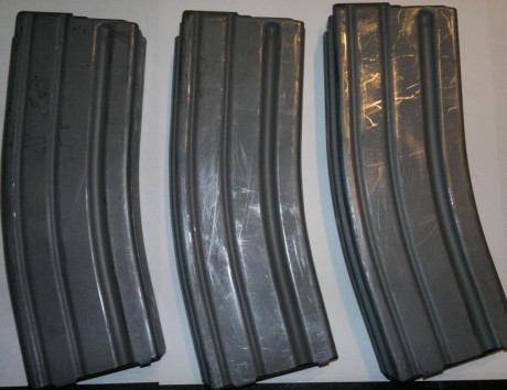 Se venden cargadores de ar15 de la mítica marca colt, estado prácticamente sin uso, labios y cuerpo perfectos 01