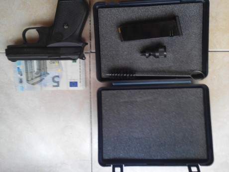 Cambio esta mini pistola de fogueo, marca Valtro, sin uso, calibre 9mm, por revolver de fogueo también 01