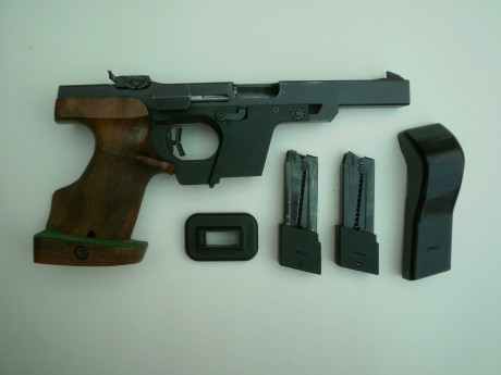 VENDIDA.Pistola Walther GSP cal.32 WC. Su estado es muy bueno, tiene su maletín original, caza vainas 02