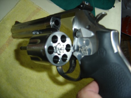 Cambio Revolver en muy buen estado con poquísimo uso por pistola de 9 mm preferible Glock 17.
Prefiero 01