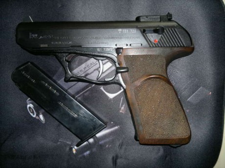 Buenas tardes:
Un amigo se desprendo de su HK p9s, calibre 9mm PB. El estado es superlativo, viene con 00