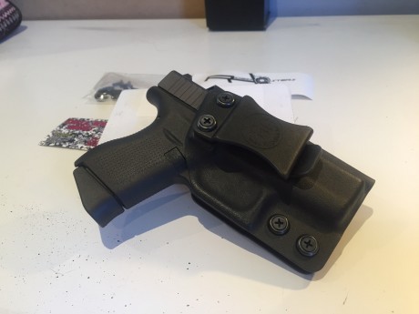 Hola! pongo a la venta, todo sin uso alguno.

- funda interior rígida para GLOCK 42 'Iwb kydex'.  Precio 00