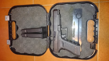 Saludos foreros,

     He decidido vender mi Glock 34 (9 mm), creo que lleva más de año y medio sin tirar, 01