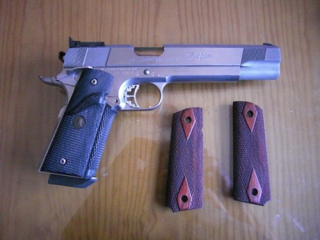 Vendo la estrella de mi armero.
La archiconocida Infinity Scepter 9 mm.
Unico propietario, la compre en 00