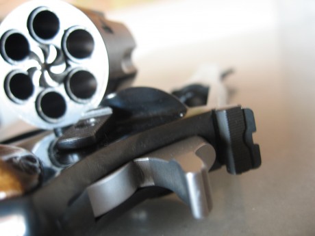   VENDO REVOLVER ASTRA 960, CAÑON 6 PULGADAS, CALIBRE 38  

Revolver en excelente estado, tanto el estriado 20