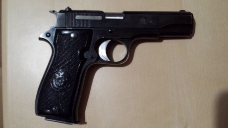 Vendo pistola STAR, calibre 9 mm corto, color negro, muy cuidada. Arma procedente del ejercito español, 01